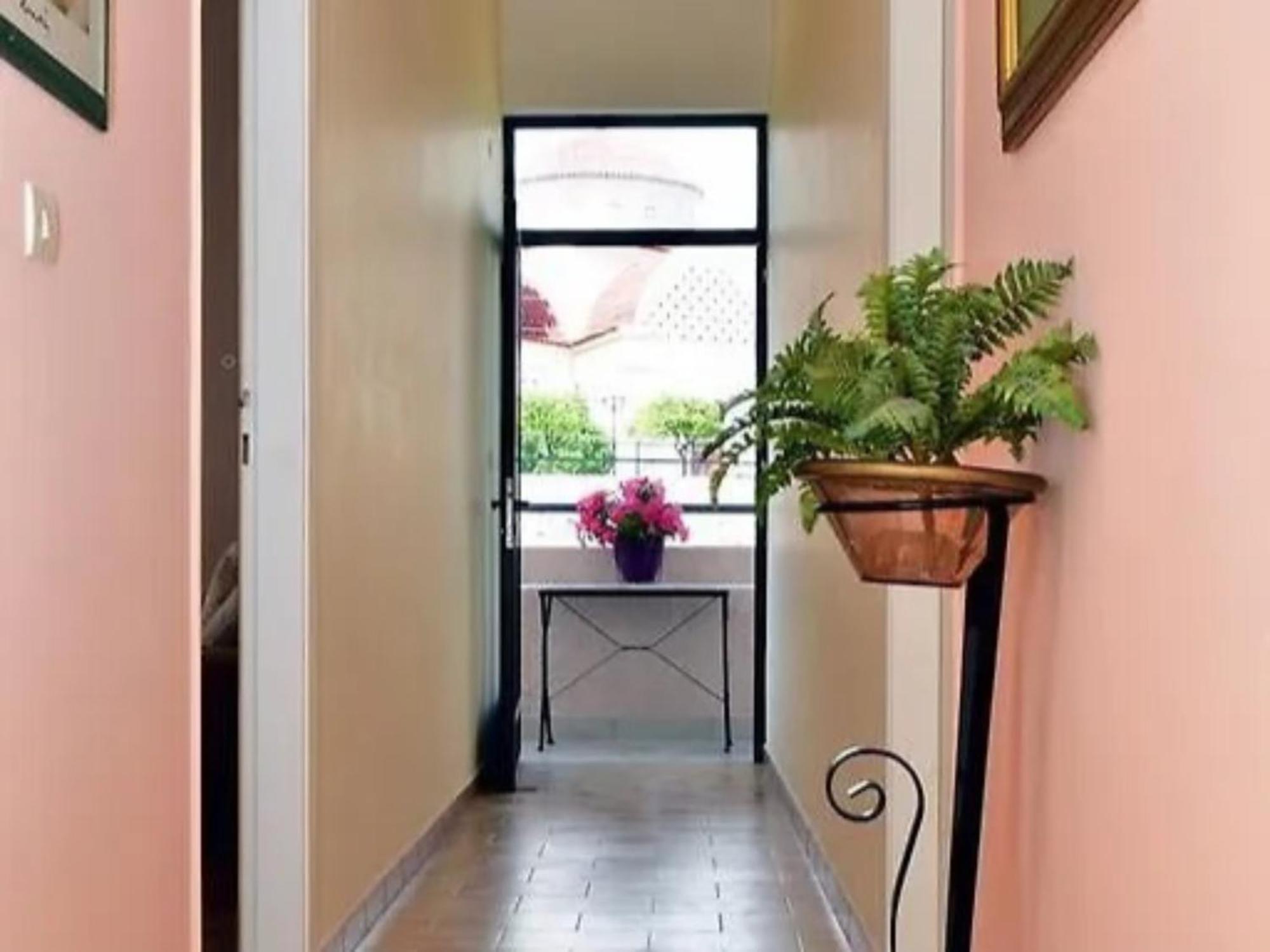 טולון Konstantinos Apartments מראה חיצוני תמונה