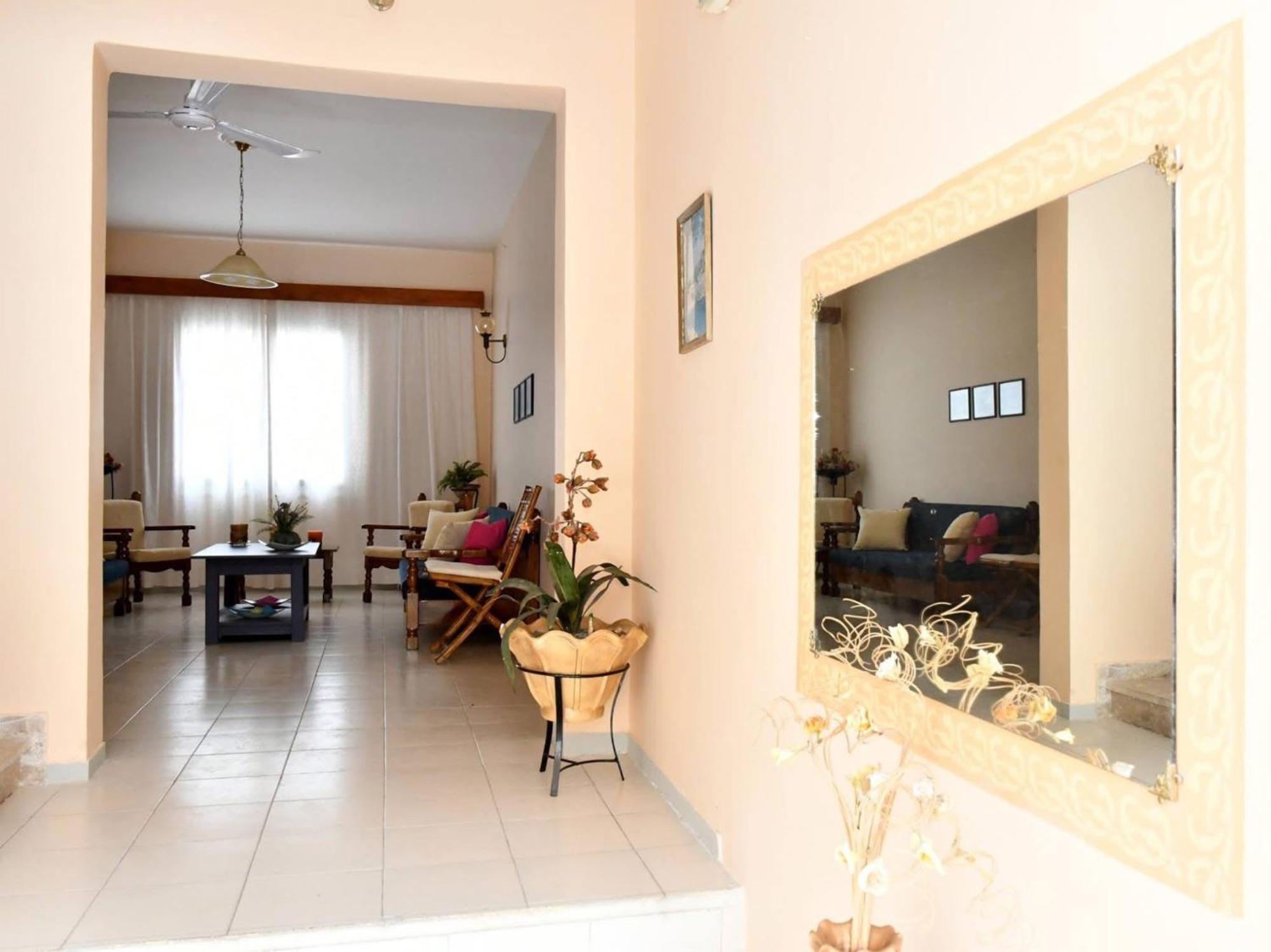טולון Konstantinos Apartments מראה חיצוני תמונה