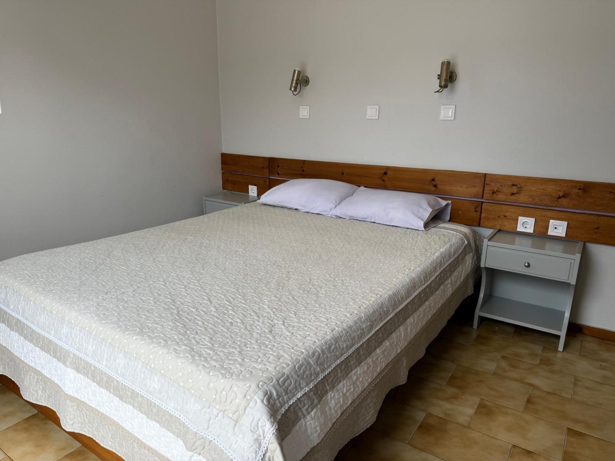 טולון Konstantinos Apartments מראה חיצוני תמונה